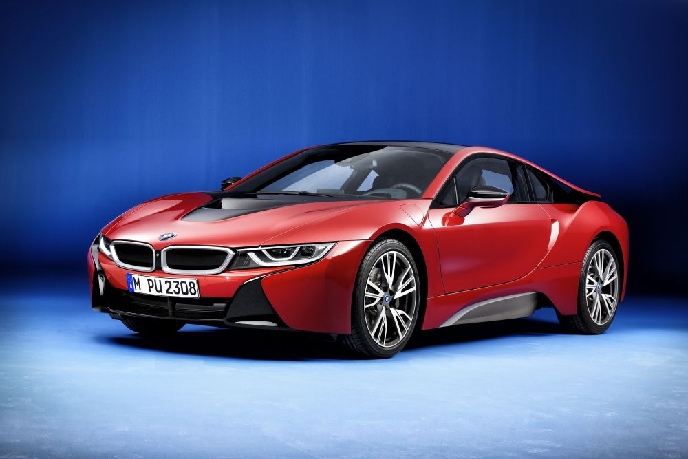 4 супер неща, които можете да си купите вместо червена боя за BMW i8